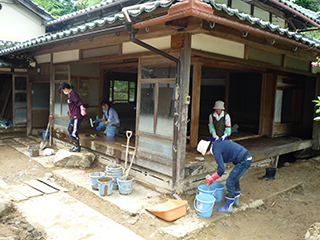 丹波市豪雨災害支援ボランティアの様子の写真04